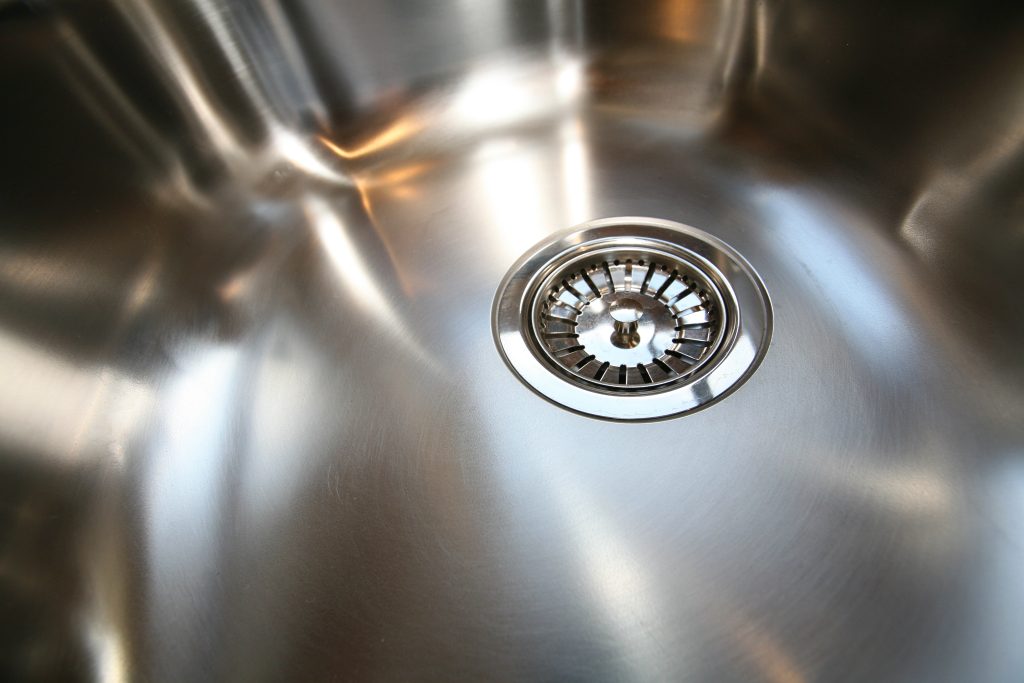 How to clean a stainless steel sink