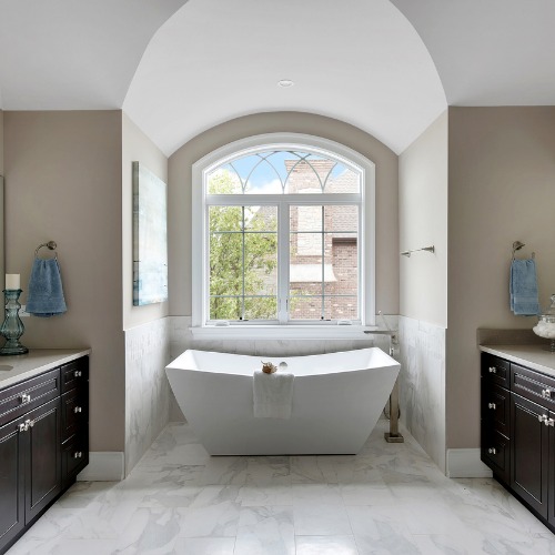bathroom-nook-with-free-standing-bathtub Spring cleaning service in Hutchinson, MN